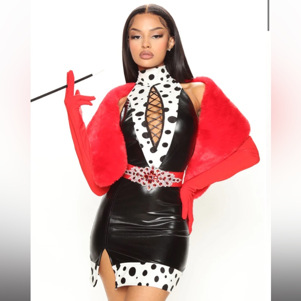 Fashion nova cruella deville costume worn once!
